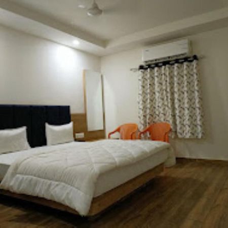 Hotel Kutchi Palace, Dwarka Екстер'єр фото