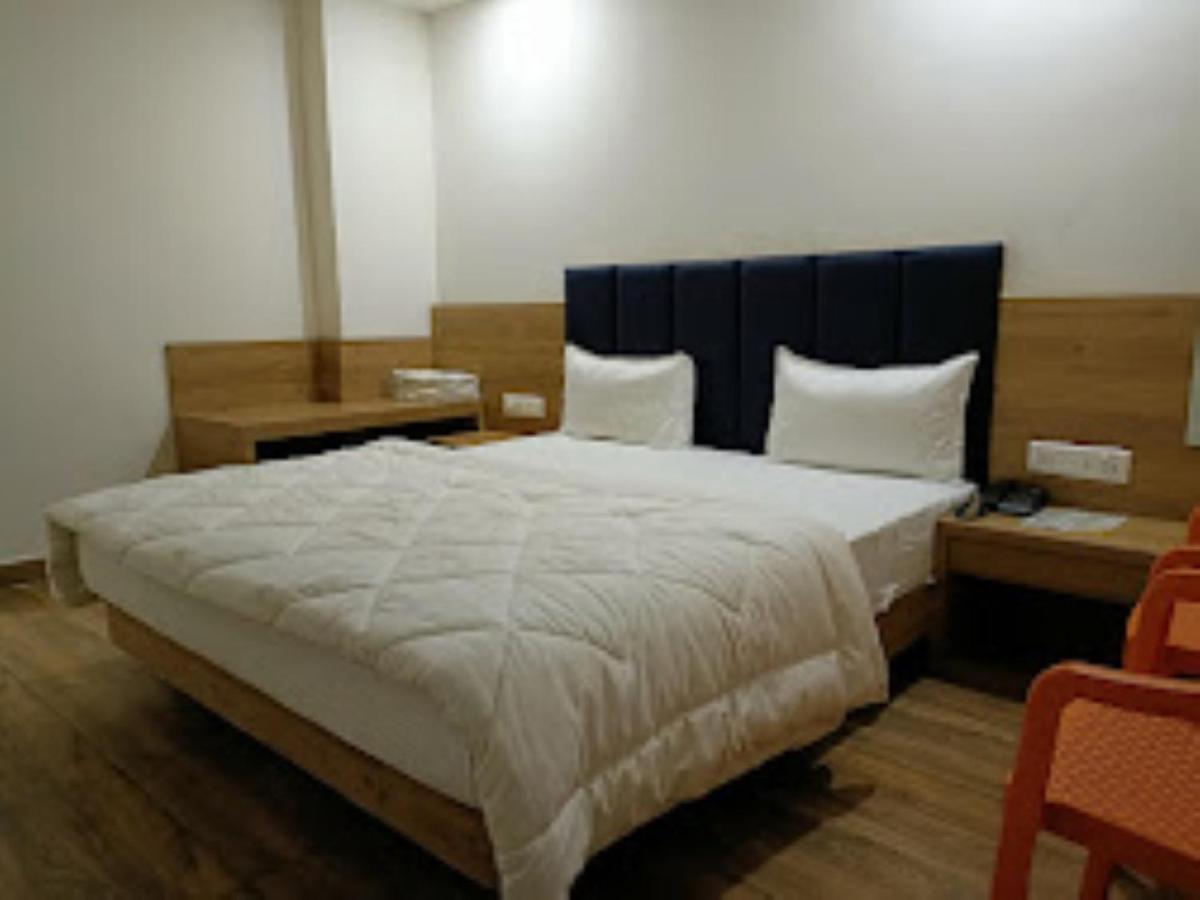 Hotel Kutchi Palace, Dwarka Екстер'єр фото