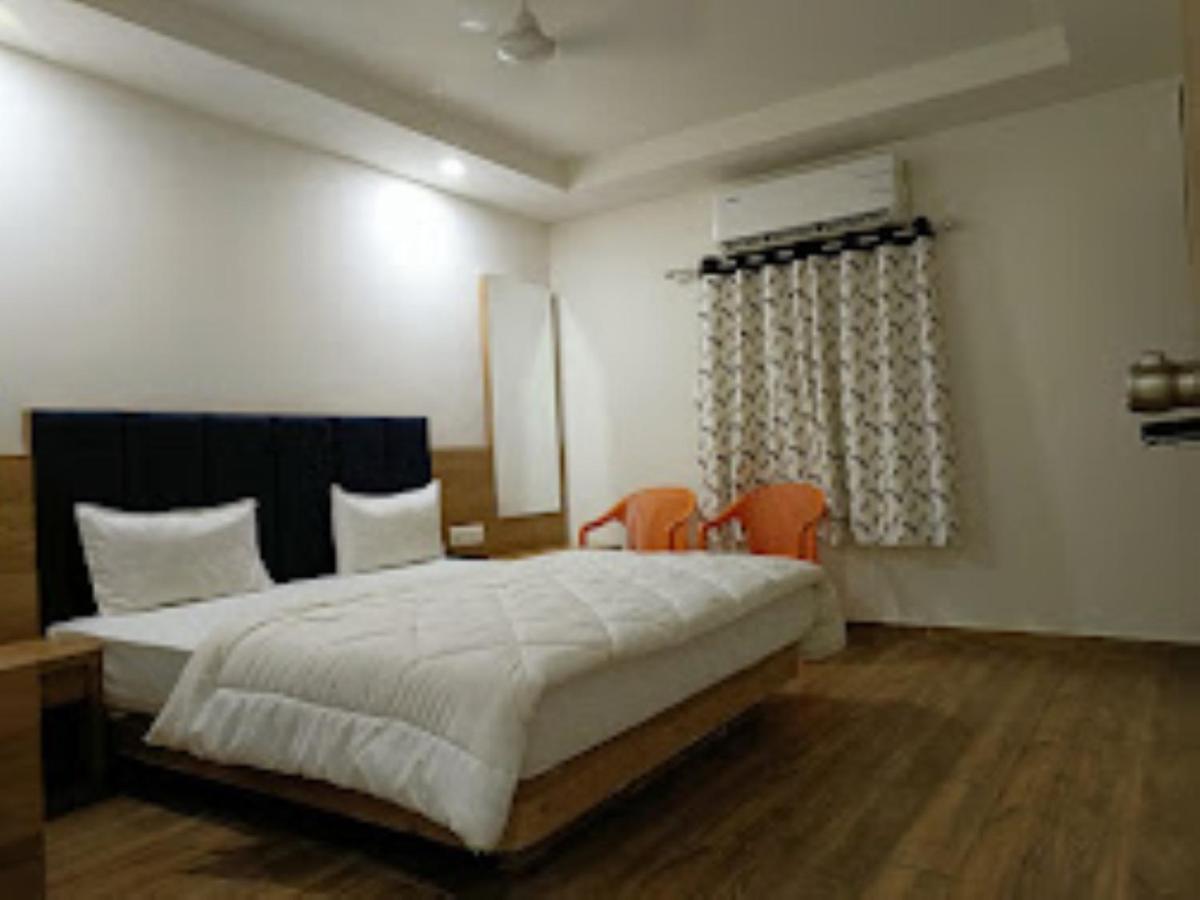 Hotel Kutchi Palace, Dwarka Екстер'єр фото