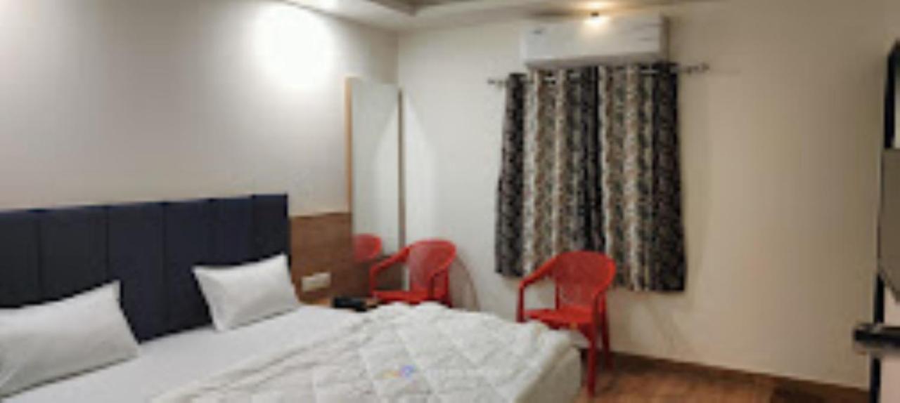 Hotel Kutchi Palace, Dwarka Екстер'єр фото